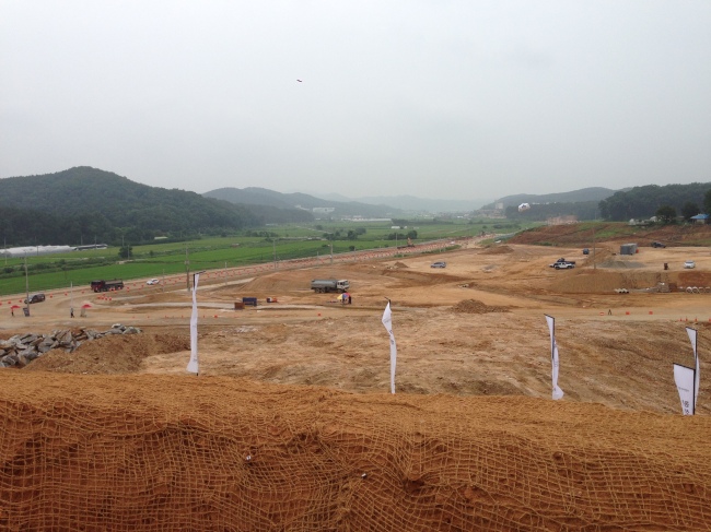 e편한세상 용인 한숲시티가 들어서는 용인 남사지구 현장 전경