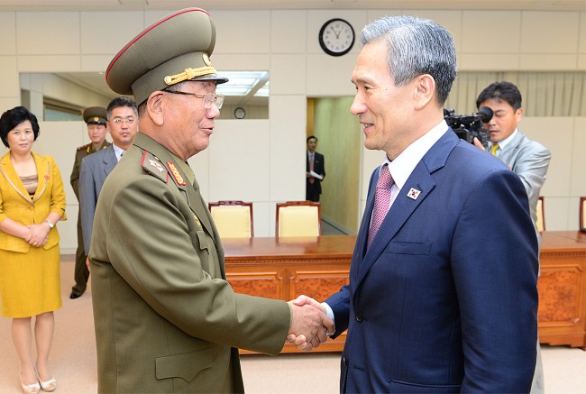 ‘유감’으로 정리된 북한의 지뢰 사과...과거 사과 사례 보니