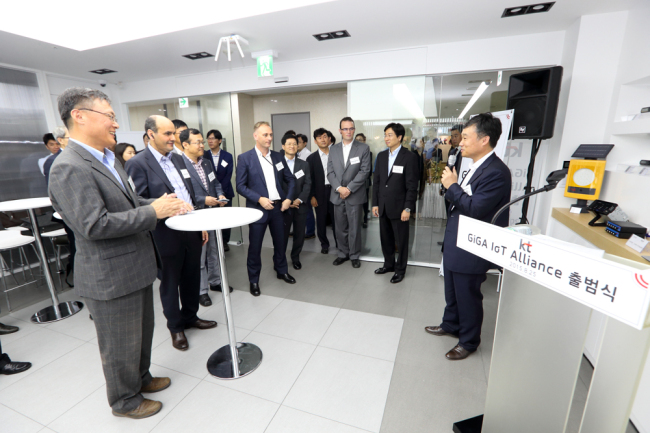 KT LAUNCHES IOT ALLIANCE -- South Korea’s leading mobile carrier KT established an alliance to nurture Internet of Things -- Internet-connected devices -- businesses, dubbed the GiGA IoT Alliance, together with its domestic and global partners including Samsung Electronics, Nokia and China Mobile in Korea Tuesday. The mobile carrier and its alliance members would help small and mid-sized enterprises conduct research and development for IoT technology and tap into global markets. (KT)