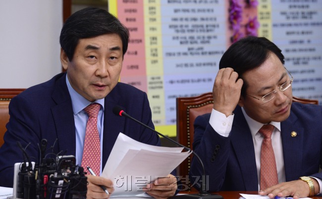 이종걸 새정치민주연합 원내대표가 26일 오전 서울 여의도 국회에서 열린 최고위원회의에서 모두발언을 하고 있다. 박해묵 기자/mook@heraldcrop.com
