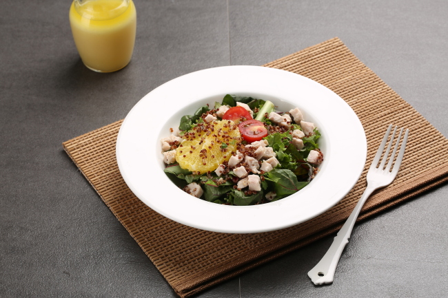 Organica’s Quinoa & Chicken Salad