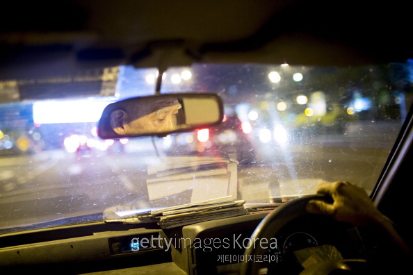 후진하다 아내 들이받은 남편…부인 끝내 숨져 ‘안따까움’