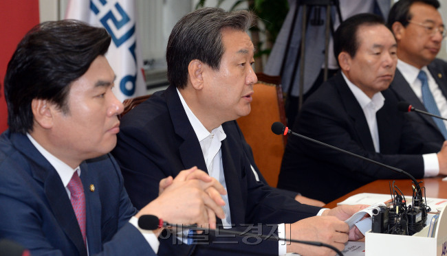 3일 오전 국회에서 열린 새누리당 최고위원회의에 참석한 김무성 대표가 모두발언을 하고 있다.안훈 기자/rosedale@heraldcorp.com