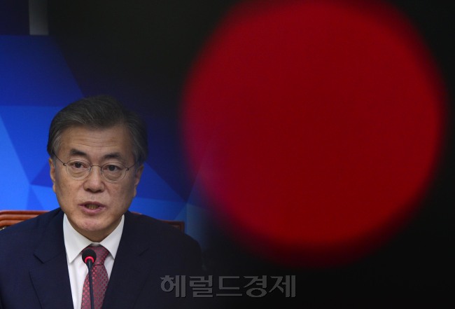 문재인 새정치민주연합 대표가 9일 오전 서울 여의도 국회에서 열린 최고위원회에서 모두발언을 하고 있다. 박해묵 기자/mook@heraldcorp.com