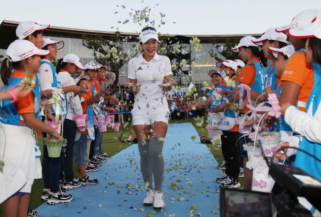 안신애, KLPGA 선수권 우승 “외모에만 신경쓴다는 말에…”