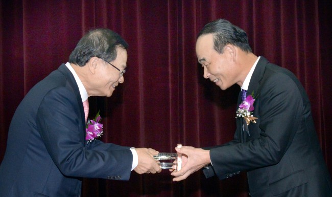 생생코스닥시상식<br />정희조 기자/checho@heraldcorp.com  150916
생생코스닥시상식
정희조 기자/checho@heraldcorp.com  150916