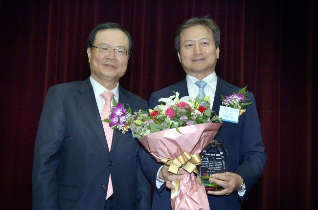 생생코스닥시상식<br />정희조 기자/checho@heraldcorp.com  150916
생생코스닥시상식
정희조 기자/checho@heraldcorp.com  150916