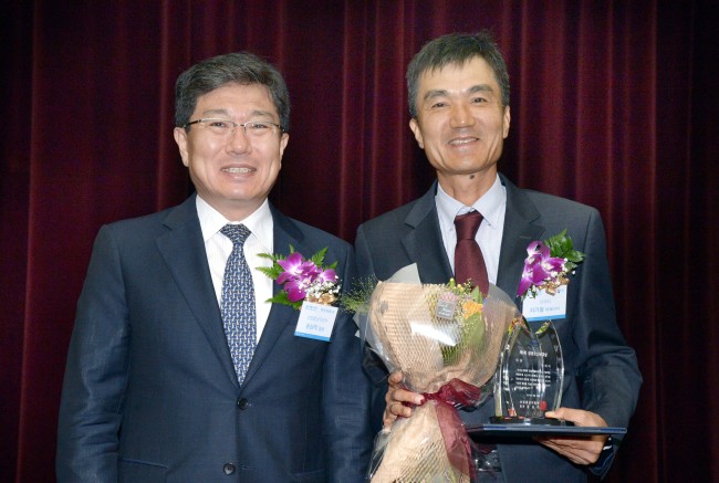 생생코스닥시상식<br />정희조 기자/checho@heraldcorp.com  150916
생생코스닥시상식
정희조 기자/checho@heraldcorp.com  150916
