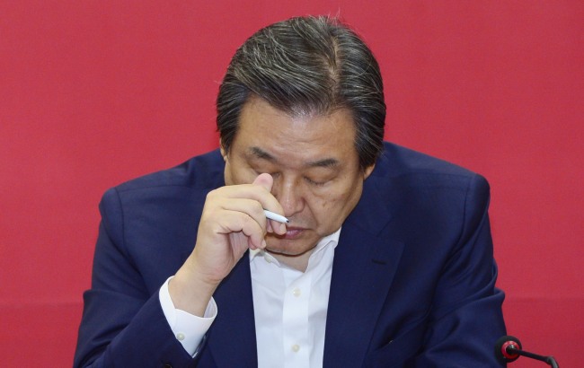 김무성 새누리당 대표가 23일 오전 서울 여의도 국회에서 열린 최고중진연석회의에서 굳은 표정을 짓고 있다. 박해묵 기자/mook@heraldcorp.com
