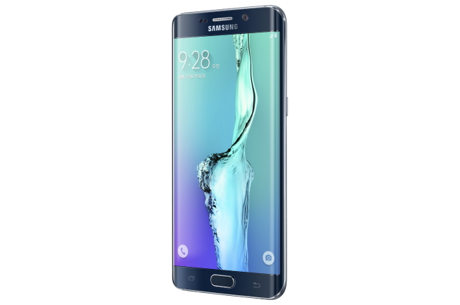 Samsung Electronics’ Galaxy S6 Edge Plus, which features a display curved on both sides. (Samsung Electronics)