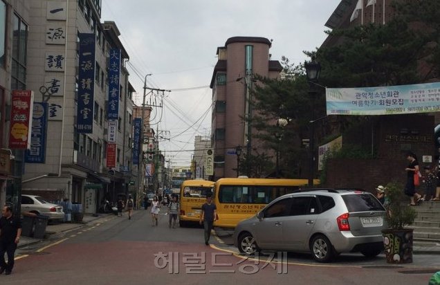 고시 준비에 한창인 고시생들로 가득한 신림동 고시촌은 명절을 잊은 동네다. [사진출처=헤럴드경제DB]