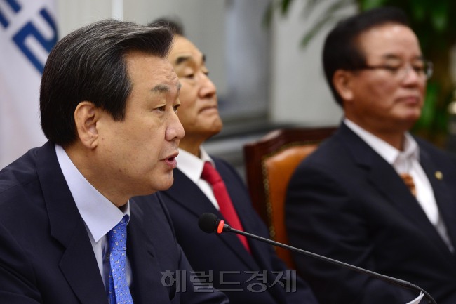 김무성 새누리당 대표가 7일 오전 서울 여의도 국회에서 열린 최고중진연석회의에서 모두발언을 하고 있다. 박해묵 기자/mook@heraldcorp.com