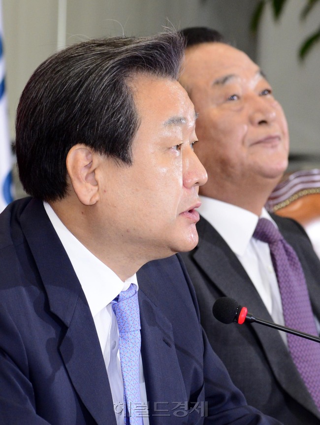 김무성 새누리당 대표가 8일 오전 서울 여의도 국회에서 열린 최고위원회의에서 모두발언을 하고 있다. 박해묵 기자/mook@heraldcorp.com