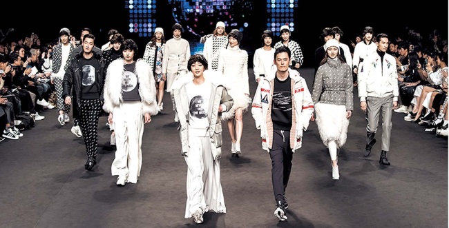 Models present creations during a previous Seoul Fashion Week. (SFW)