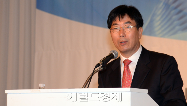 헤럴드창조경제 포럼_서울 역삼동 리츠칼튼 그랜드볼룸_ 설문식 충청북도 정무부지사 인사말./안훈 기자 rosedale@hera;dcorp.com 2015.10.27
헤럴드창조경제 포럼_서울 역삼동 리츠칼튼 그랜드볼룸_ 설문식 충청북도 정무부지사 인사말./안훈 기자 rosedale@hera;dcorp.com 2015.10.27