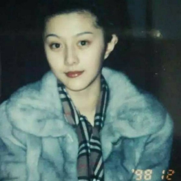 대륙의 여신 판빙빙, 과거 얼굴 보니…“모태미녀?” - 헤럴드경제 대륙의 여신 판빙빙, 과거 얼굴 보니…“모태미녀?”