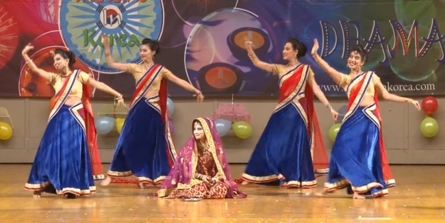 The “Wedding Fiesta” performance from last year’s IndiansInKorea Diwali celebrations.   IIK