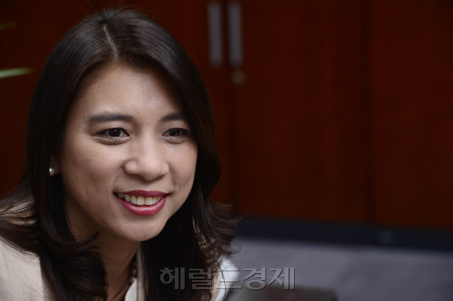 이자스민 새누리당 의원이 28일 오후 서울 여의도 국회 의원회관에서 본지와 인터뷰를 가지고 있다. 박해묵 기자/mook@heraldcorp.com