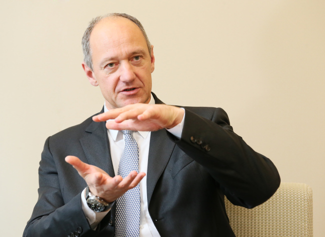 Roland Busch, a member of the managing board of Siemens (Siemens Korea)