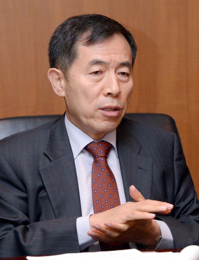 11월 9일 롯데호텔에서 열린 '2015년 한국경제 구조개혁 좌담회'. 김도훈 산업연구원 원장.<br />정희조 기자/checho@heraldcorp.com   151110
11월 9일 롯데호텔에서 열린 '2015년 한국경제 구조개혁 좌담회'. 김도훈 산업연구원 원장.
정희조 기자/checho@heraldcorp.com   151110