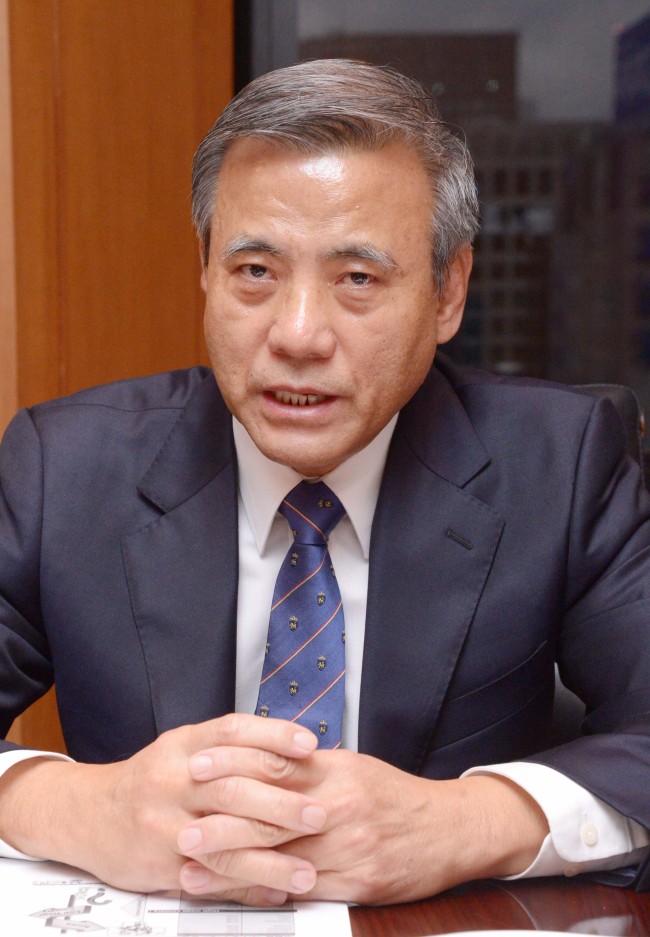 11월 9일 롯데호텔에서 열린 '2015년 한국경제 구조개혁 좌담회'. 박홍석 울산대 교수.<br />정희조 기자/checho@heraldcorp.com   151110
11월 9일 롯데호텔에서 열린 '2015년 한국경제 구조개혁 좌담회'. 박홍석 울산대 교수.
정희조 기자/checho@heraldcorp.com   151110
