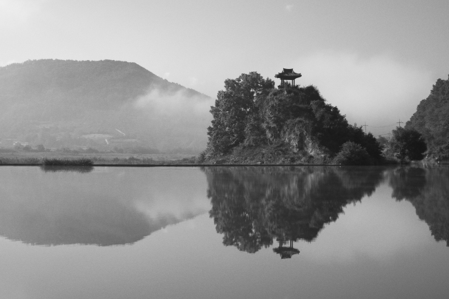“Morning in Sangchungjeong” by Lim Chung-eui, father (Art Space J)