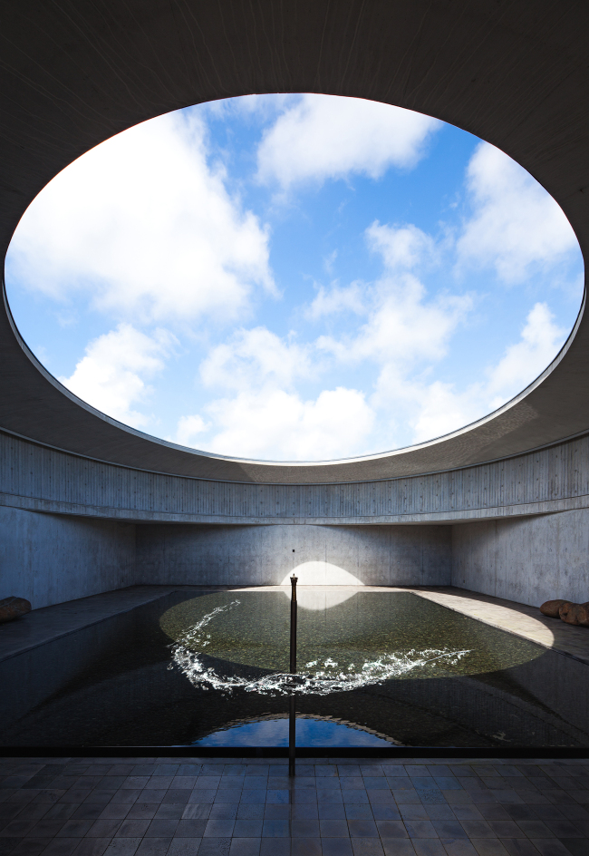 “Like Water” by Lim June-young, son (Art Space J)