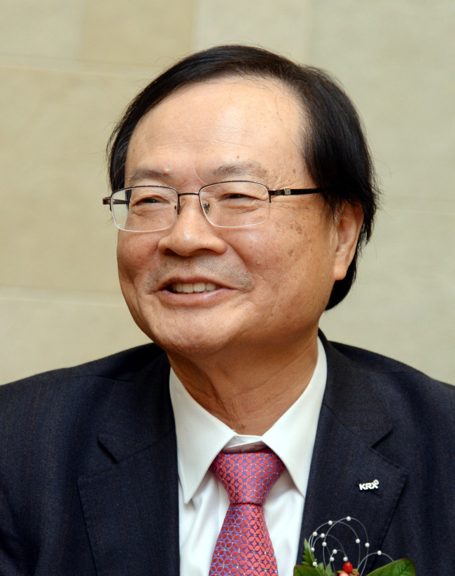 헤럴드경제는 한국거래소, 코스닥협회와 공동으로 오는 11월 24, 25일 이틀간 삼성동 코엑스 B2홀에서 ‘2015년 제6회 코스닥ㆍ코넥스 상장기업 취업박람회’를 개최하고 있다.  올해로 6회째인 이 행사에는 80여개 상장 기업들이 참여해, 열정과 패기로 넘치는 젊은이들의 채용에 나선다.<br /><br />올해 참가기업은 유진로봇과 JYP, 에스에너지, 실리콘웍스, 리드 등 코스닥과 코넥스 시장 대표 기업들이다. 채용 예상 규모는 약 1000여명으로 추산된다. 박현구 기자phko@heraldcorp.com. 2015.11.24
헤럴드경제는 한국거래소, 코스닥협회와 공동으로 오는 11월 24, 25일 이틀간 삼성동 코엑스 B2홀에서 ‘2015년 제6회 코스닥ㆍ코넥스 상장기업 취업박람회’를 개최하고 있다.  올해로 6회째인 이 행사에는 80여개 상장 기업들이 참여해, 열정과 패기로 넘치는 젊은이들의 채용에 나선다.
올해 참가기업은 유진로봇과 JYP, 에스에너지, 실리콘웍스, 리드 등 코스닥과 코넥스 시장 대표 기업들이다. 채용 예상 규모는 약 1000여명으로 추산된다. 박현구 기자phko@heraldcorp.com. 2015.11.24