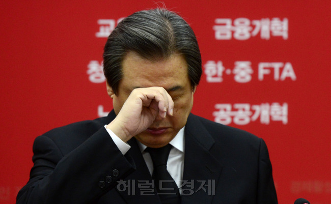 김무성 새누리당 대표가 26일 오전 서울 여의도 국회에서 열린 최고위원회의에 참석하고 있다. 박해묵 기자/mook@heraldcorp.com