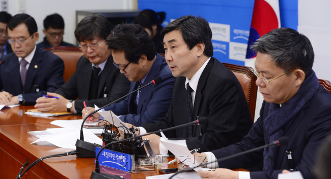 이종걸 새정치민주연합 원내대표가 26일 오전 서울 여의도 국회에서 열린 정책조정회의에서 모두발언을 하고 있다. 박해묵 기자/mook@heraldcorp.com
