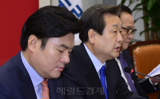 김무성 새누리당 대표가 30일 오전 서울 여의도 국회에서 열린 최고위원회의에서 모두발언을 하고 있다. 박해묵 기자/mook@heraldcorp.com