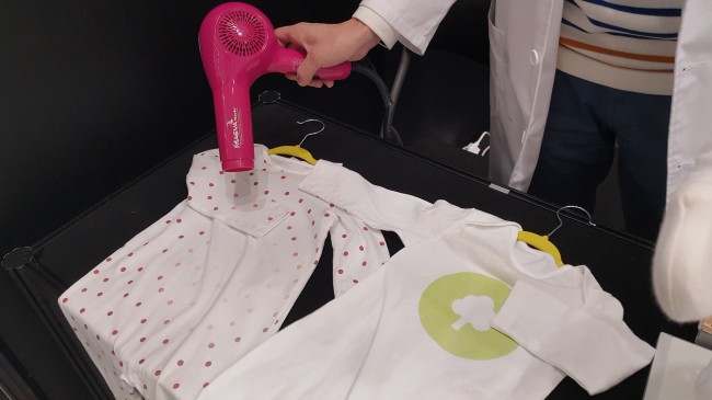 Babies’ fever-detector clothing (Chung Joo-won/The Korea Herald)