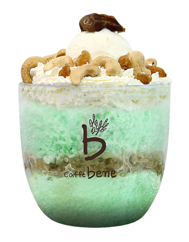 Thai customers enjoy dessert at Sulbing’s first Thai location in Siam square, Bangkok.    Sulbing