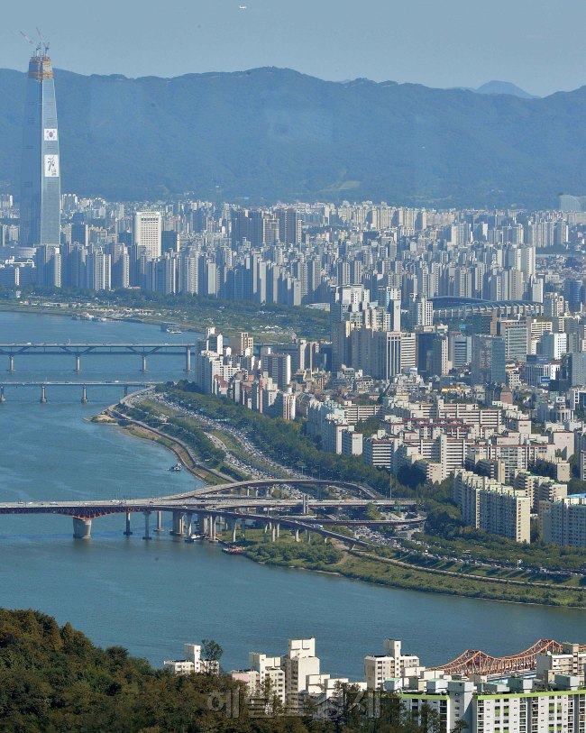 가을 성수기로 통하는 올 9~11월 사이 서울 아파트 전ㆍ월세 거래량이 지난해와 비교해 큰 폭으로 줄었다. 월세 거래량은 늘었는데, 전세 거래 실적이 크게 떨어지면서 전체적인 임대차 거래량이 하락세를 보였다. [헤럴드경제DB]