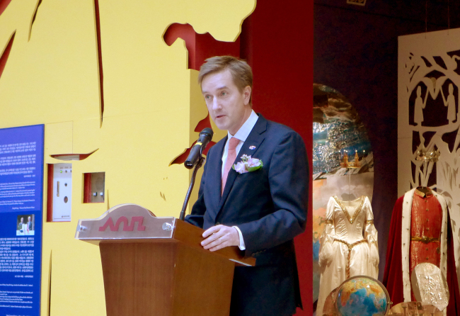 Danish Ambassador Thomas Lehmann speaks at the exhibition titled “I belong to the world,” which displays artifacts and artworks of Danish author Hans Christian Andersen.   Joel Lee/The Korea Herald