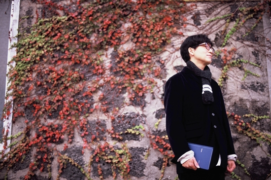 Singer-songwriter Lucid Fall.   Antenna Music