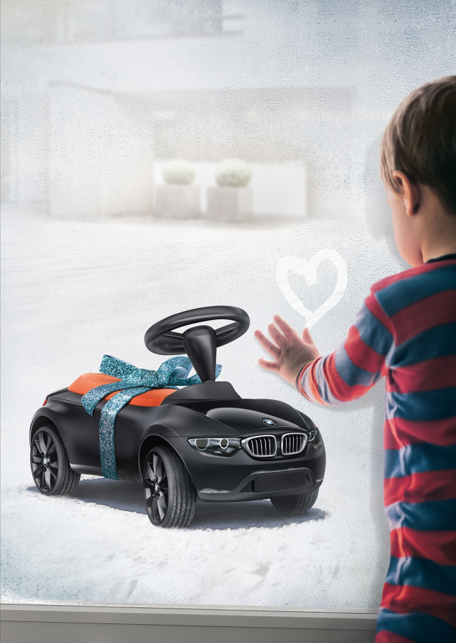 BMW 윈터 캠페인 이미지(왼쪽)와 현대차 ‘차카차카 놀이터’.