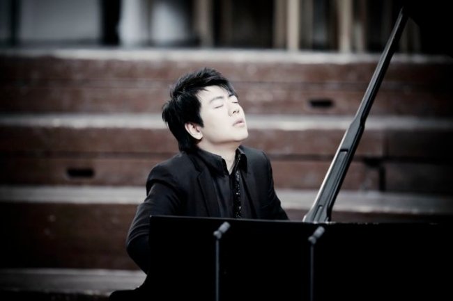 Pianist Lang Lang.   Lang Lang official site