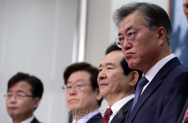 문재인 새정치민주연합 대표가 9일 오전 서울 여의도 국회에서 열린 가계부채특위 출범식을 가지고 있다. 박해묵 기자/mook@heraldcorp.com