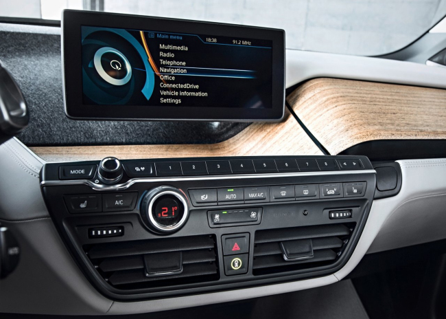 The Samsung infotainment system in the BMW i3 electric compact