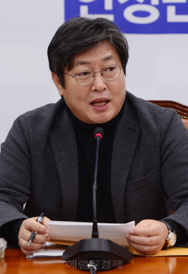 이춘석 새정치민주연합 원내수석부대표가 10일 오전 서울 여의도 국회에서 열린 정책조정회의에서 발언을 하고 있다. 박해묵 기자/mook@heraldcorp.com