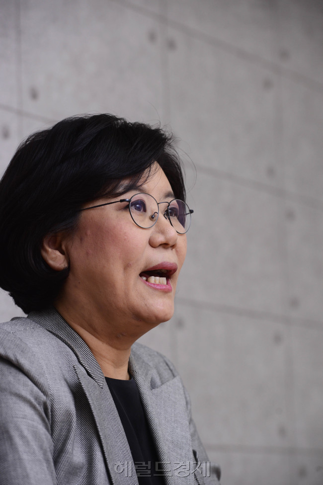 이혜훈 전 새누리당 최고위원이 최근 서울 서초구 한 사무실에서 본지와 인터뷰를 갖고 있다. 박해묵 기자/mook@heraldcorp.com