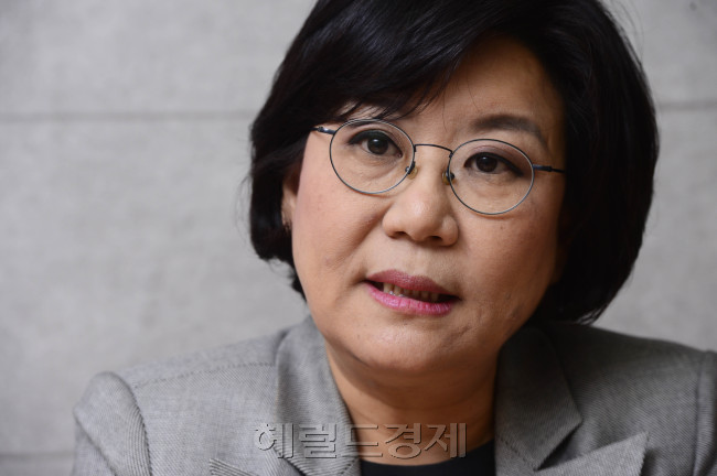 이혜훈 전 새누리당 최고위원이 최근 서울 서초구 한 사무실에서 본지와 인터뷰를 갖고 있다. 박해묵 기자/mook@heraldcorp.com