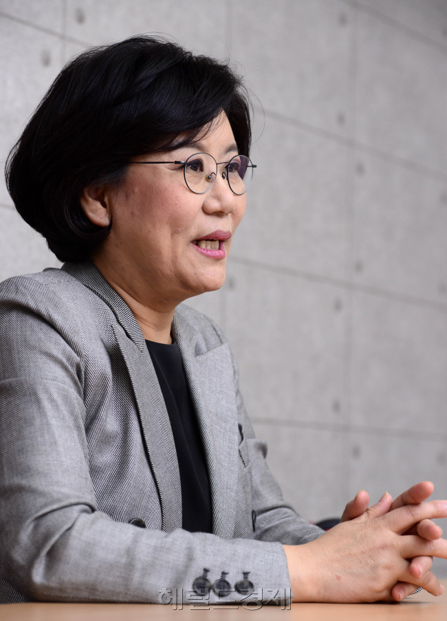 이혜훈 전 새누리당 최고위원이 최근 서울 서초구 한 사무실에서 본지와 인터뷰를 갖고 있다. 박해묵 기자/mook@heraldcorp.com