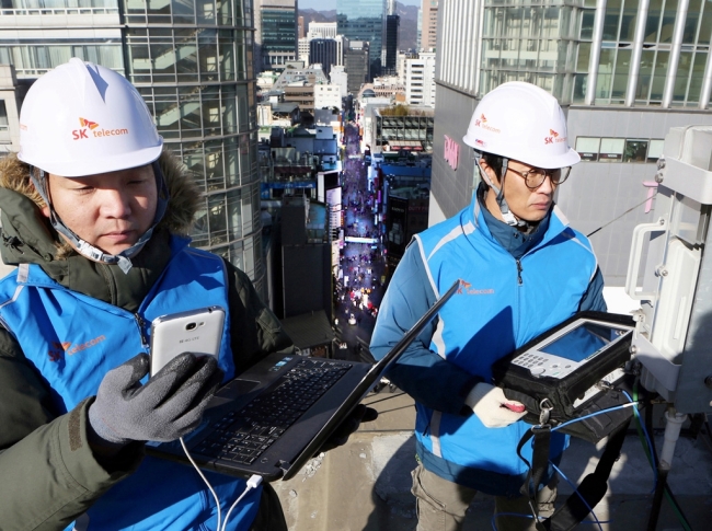 MOBILE CARRIERS PREP FOR HOLIDAYS — Korea’s three major mobile carriers SK Telecom, KT and LG Uplus said Monday in their respective statements that they would closely monitor and manage communication infrastructure, including base stations, across the nation during the year-end holiday season when telecom and data traffic are expected to surge much more than usual.(SKT)