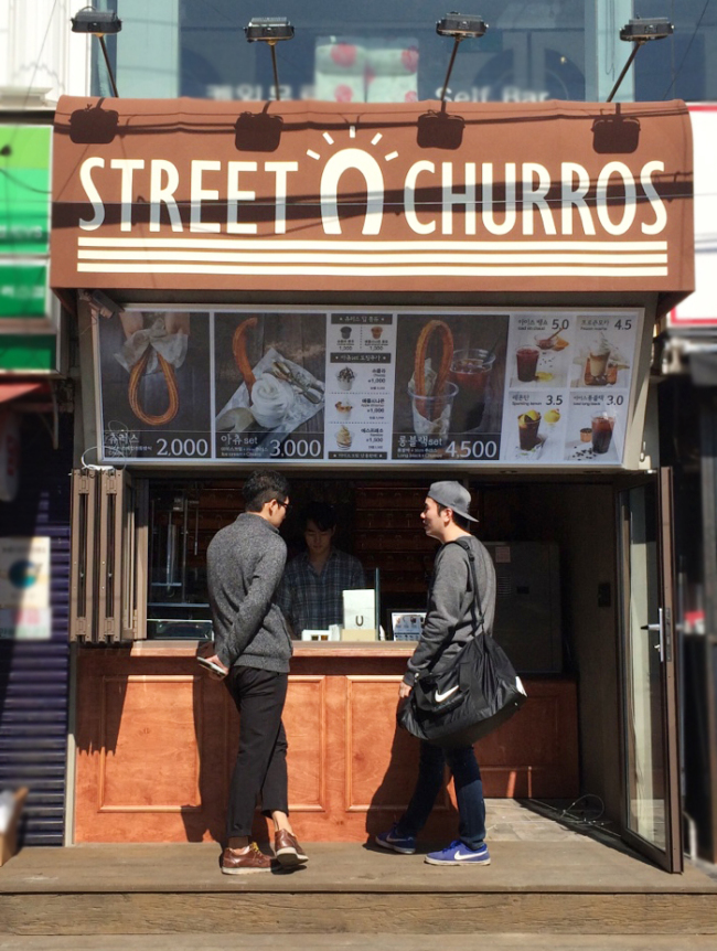 지난해 7월 가맹점 사업을 시작한 츄러스전문점 ‘스트릿츄러스(STREET CHURROS)’는 1년여만에 70여개의 가맹점을 확보했다. 남은 12월동안에도 7개 매장이 추가 오픈할 예정이다.