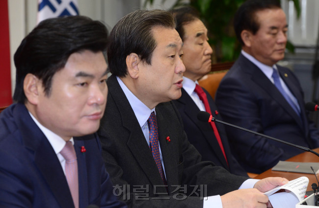 김무성 새누리당 대표가 23일 오전 서울 여의도 국회에서 열린 최고중진연석회의에서 모두발언을 하고 있다. 박해묵 기자/mook@heraldcorp.com