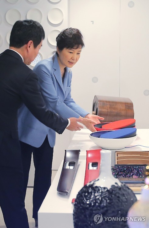 President Park Geun-hye attends a national brand fair and “K-Culture” event during her visit to New York in September. Yonhap