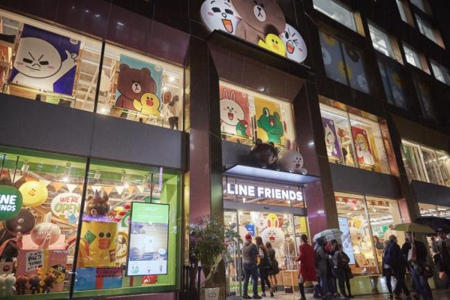 Line Friends Store in Myeong-dong, Seoul
　
Line Friends Store in Itaewon, Seoul.
　