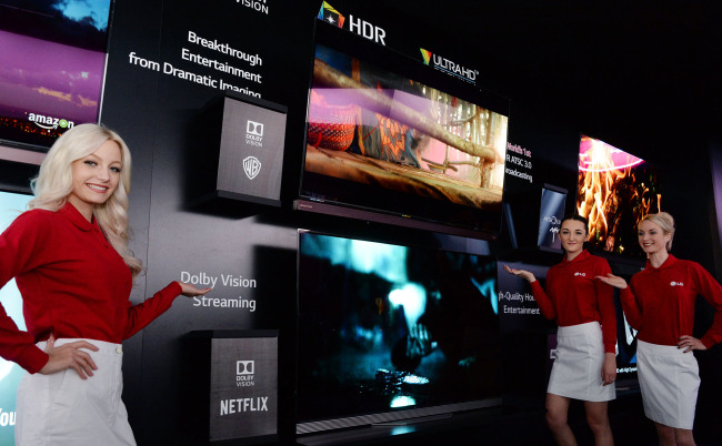 LG PUSHES FOR OLED TV -- LG Electronics joined hands with global tech firms including Dolby, Amazon and Google to introduce its organic light-emitting diode TVs equipped with high dynamic range technology that improves contrast at the International CES trade show. (LGE)